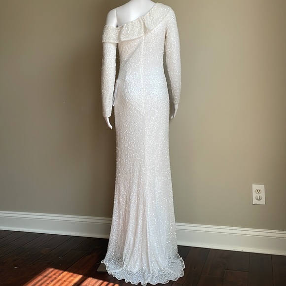 Mac Duggar Metallic One-shoulder Sheath Evening Gown In White - Picture 4 of 13